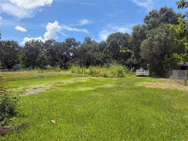 869 Avalon Ave , La Belle, FL 33935