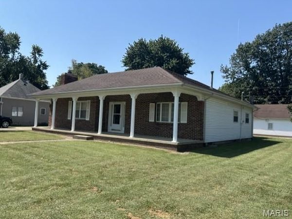 428 N 1st Street , Witt, IL 62094