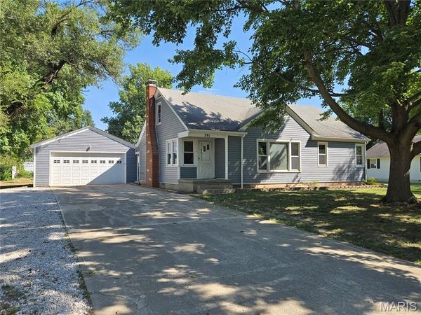 291 W 2nd Street, Beckemeyer, IL 62219