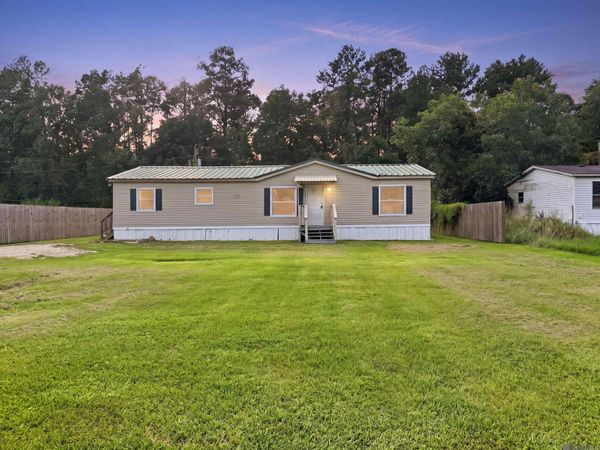 38089 Falcon Wood Dr, Denham Springs, LA 70706