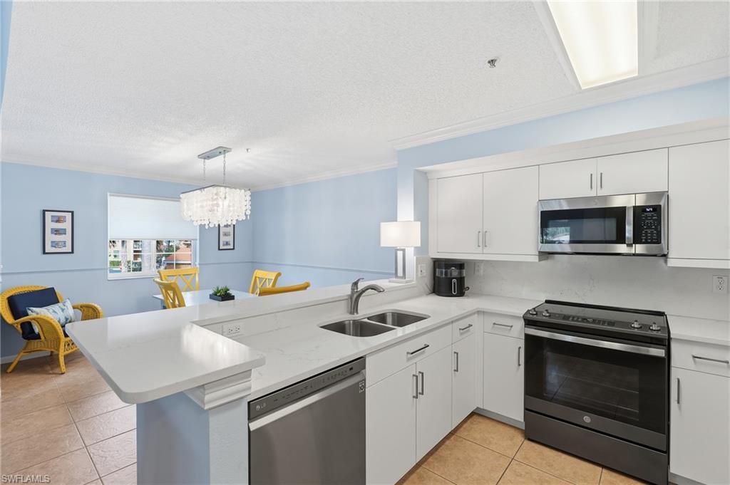 1270 Wildwood Lakes Blvd, Unit 208, Naples, FL 34104 Photo