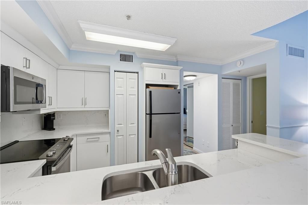 1270 Wildwood Lakes Blvd, Unit 208, Naples, FL 34104 Photo