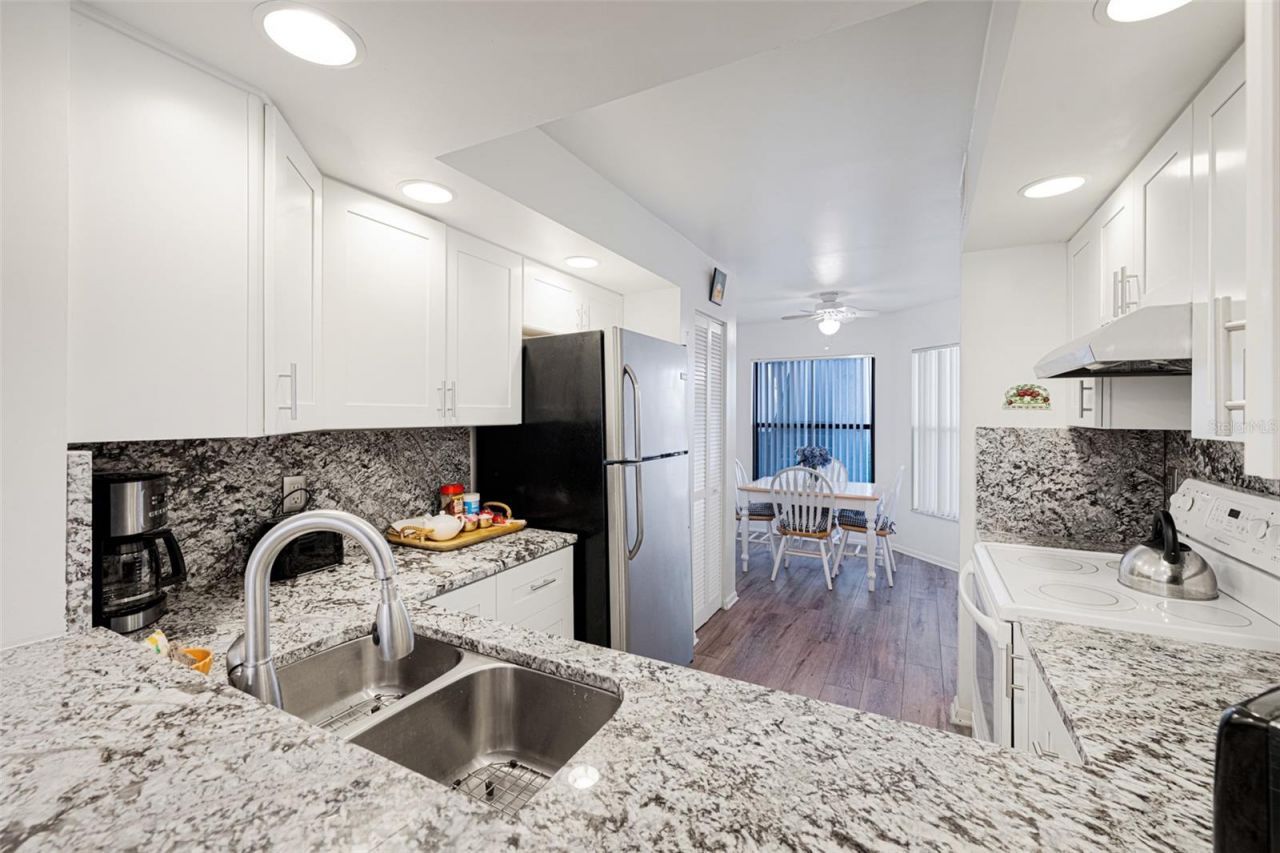 4520 47th Avenue W, Unit 103, Bradenton, FL 34210 Photo