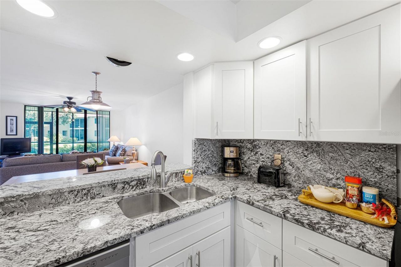4520 47th Avenue W, Unit 103, Bradenton, FL 34210 Photo