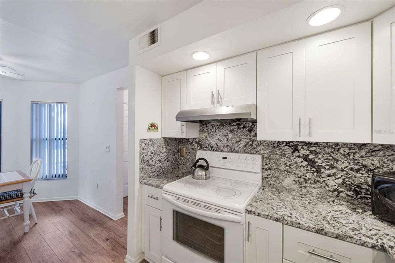 4520 47th Avenue W, Unit 103, Bradenton, FL 34210 Photo