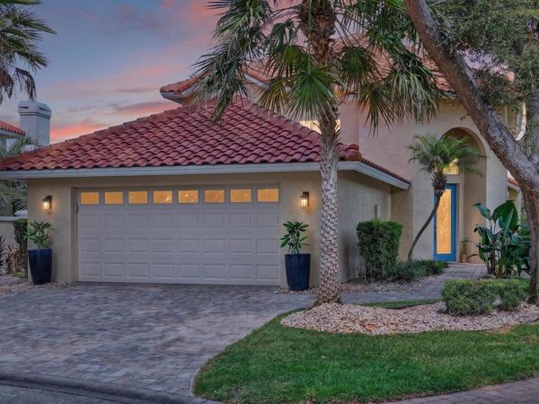 15 MADEIRA COURT , PALM COAST, FL 32137