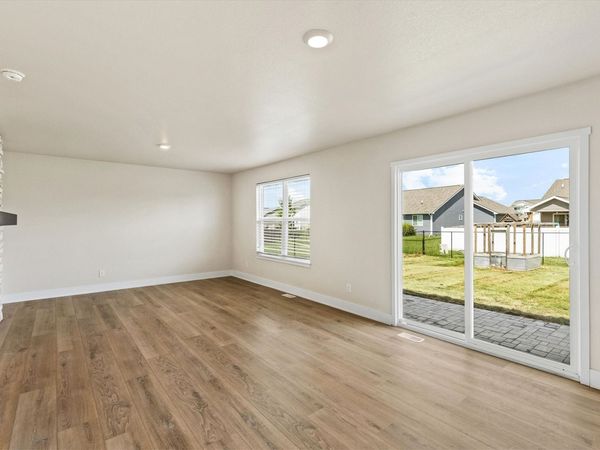 950 Spruce Street , Waukee, IA 50263
