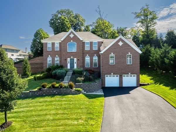 5 Pfrommer Ave, Mount Olive, NJ 07828