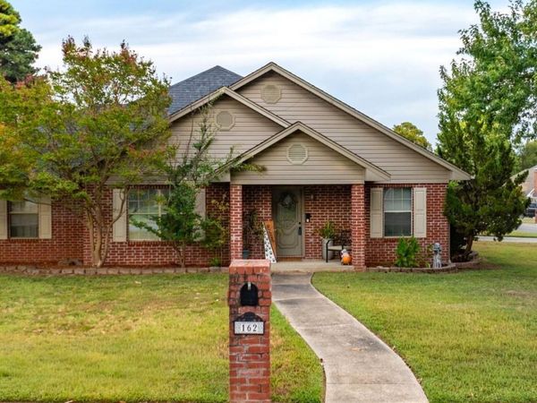 162 Lily Drive, Maumelle, AR 72113