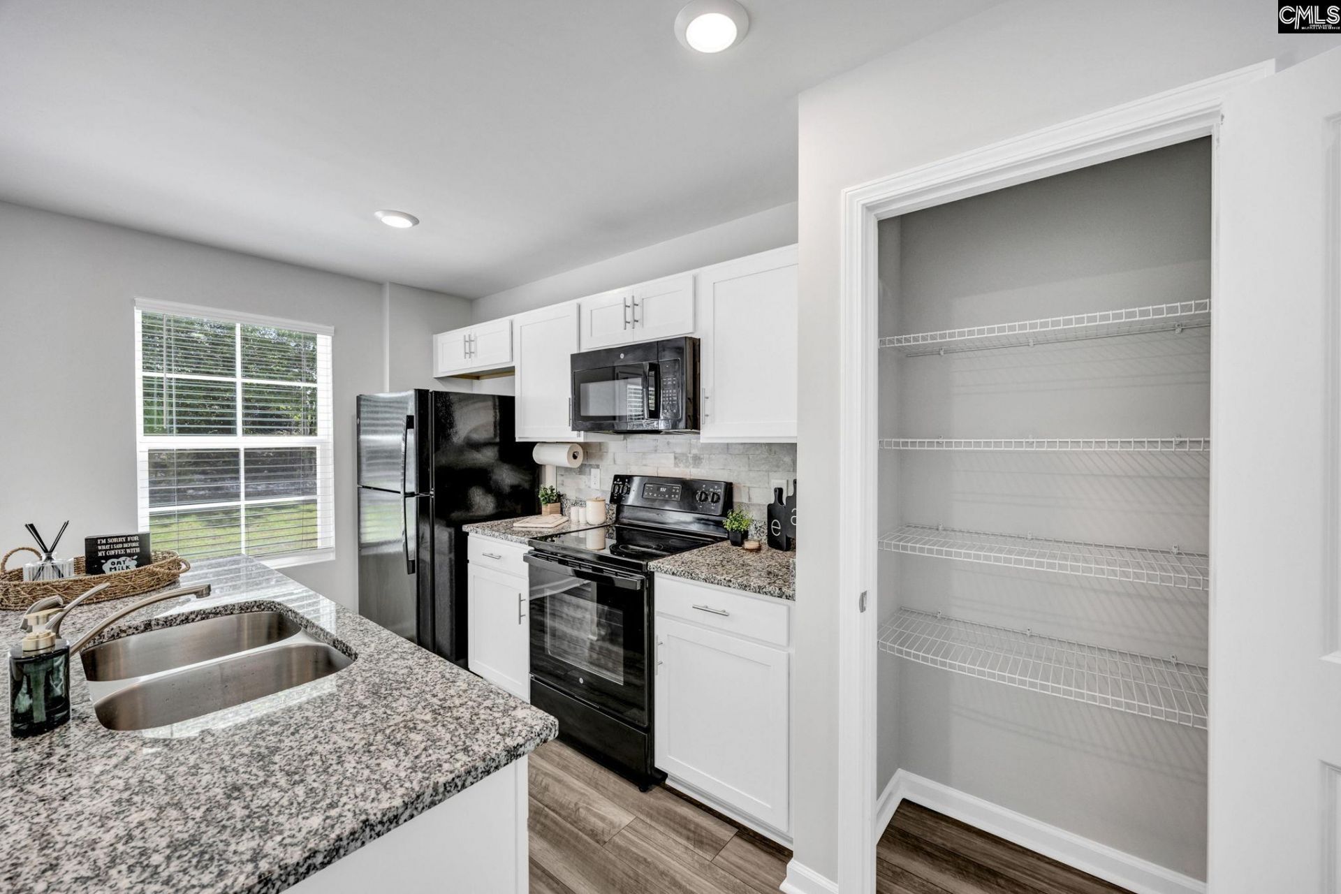823 Summerwood Lane  Photo 9
