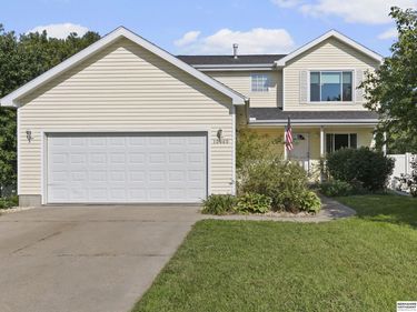 10860 N 136th Street, Waverly, NE 68462
