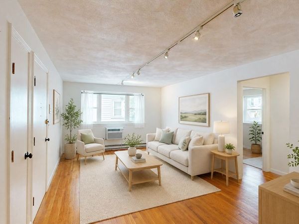 104 Trowbridge St, Unit 4, Cambridge, MA 02138