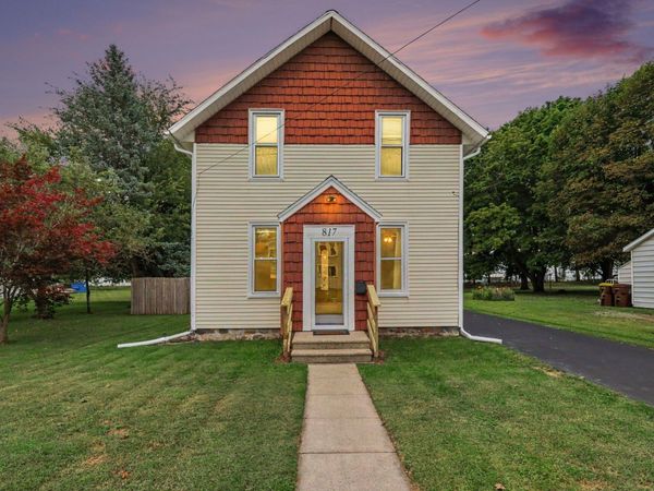 817 W Hanover Street, Marshall, MI 49068