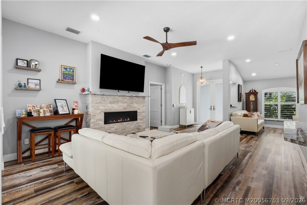 356 NW Emilia Way, Jensen Beach, FL 34957 Photo