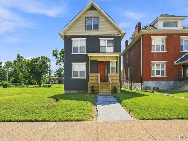 5714 Maple Avenue, St Louis, MO 63112
