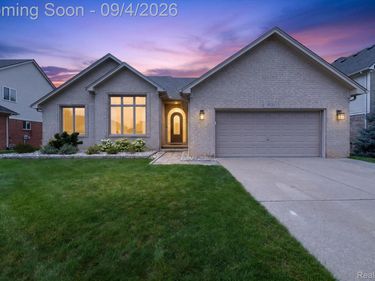 46743 Landings Drive, Macomb Township, Mi 48044
