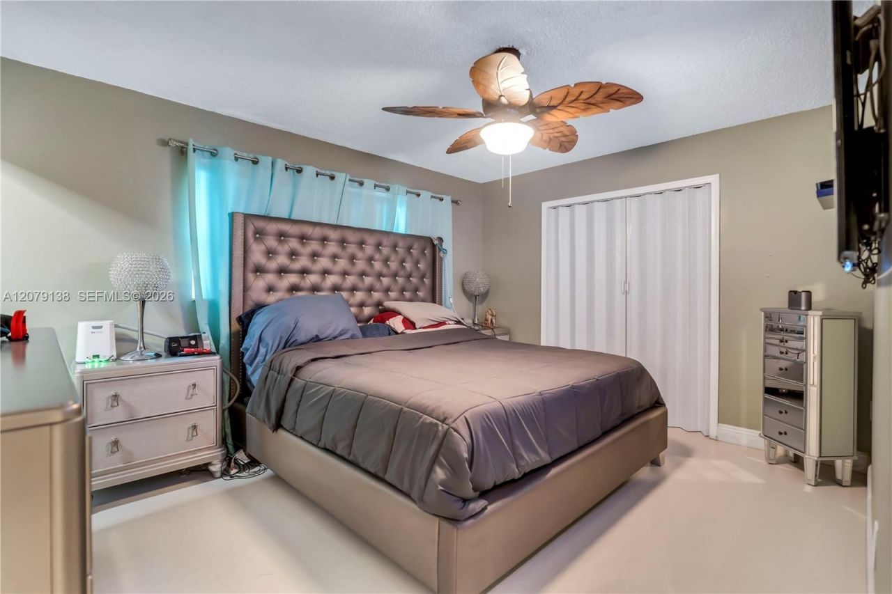 8330 NW 3rd St, Pembroke Pines, FL 33024 Photo