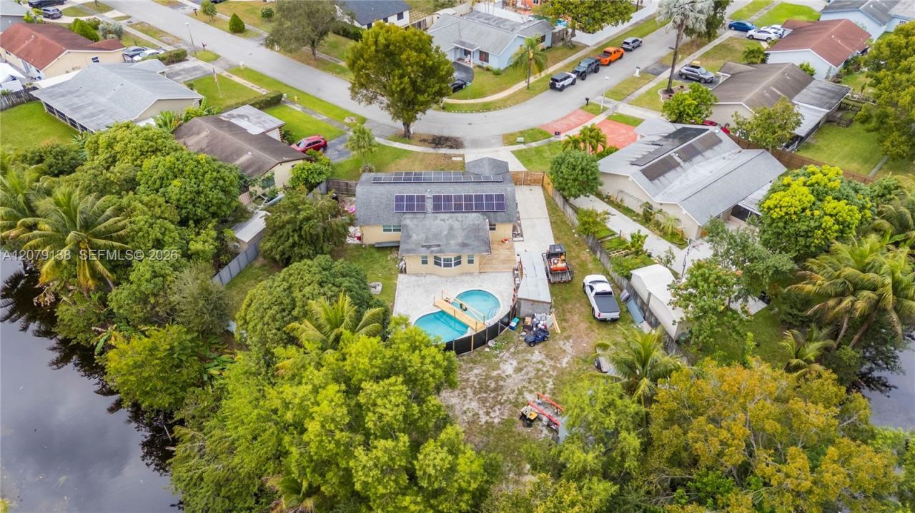 8330 NW 3rd St, Pembroke Pines, FL 33024 Photo