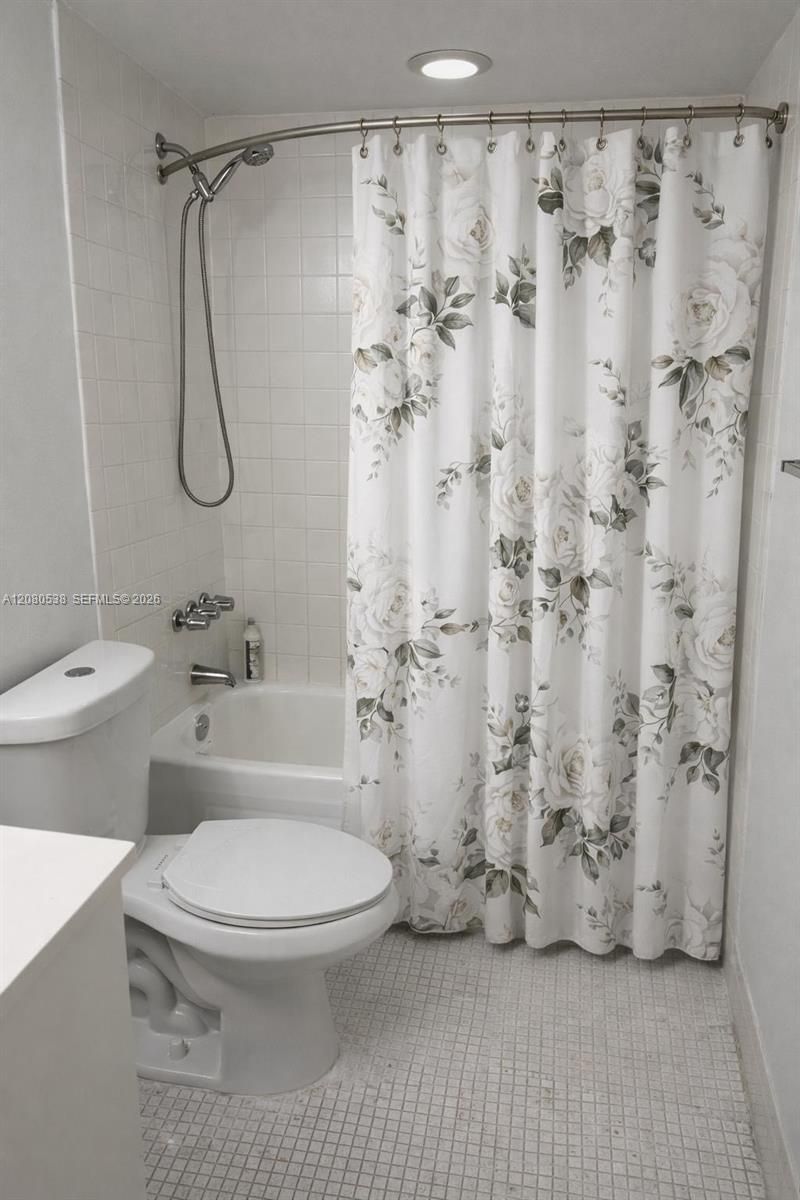 10090 NW 80th Ct, Unit 1540, Hialeah Gardens, FL 33016 Photo
