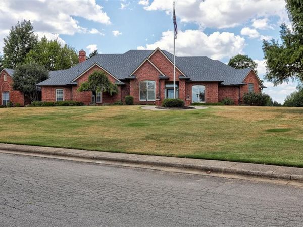 1079 Chaparral Drive, Choctaw, OK 73020