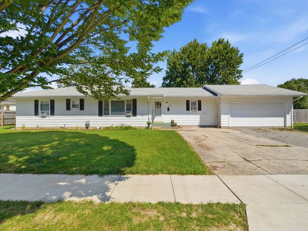 426 W Montford Avenue, Ada, OH 45810