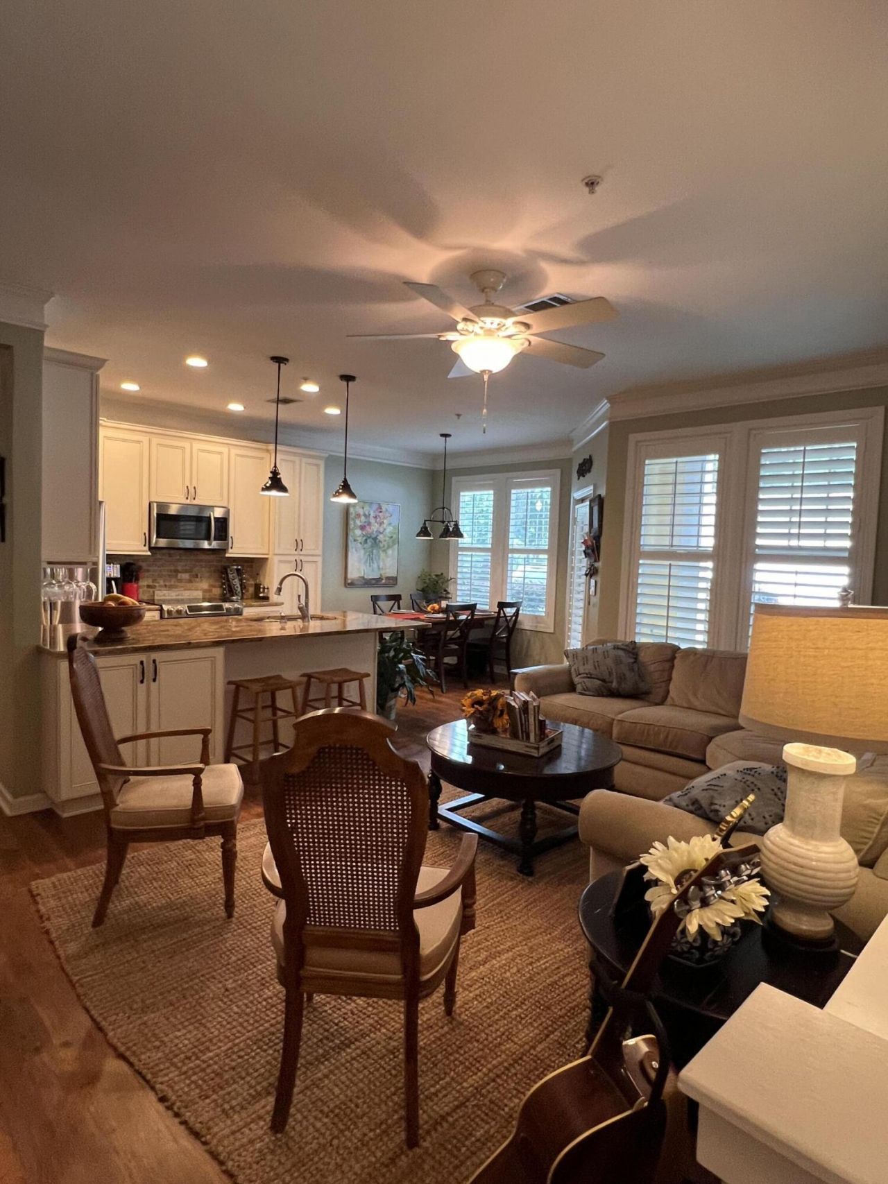 1015 Rosewood Lane Photo 10