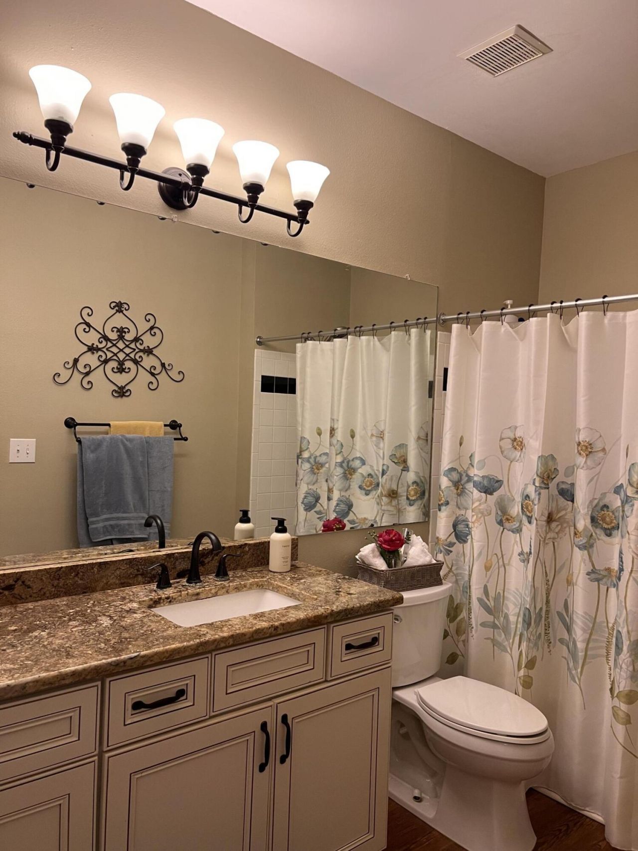 1015 Rosewood Lane Photo 20