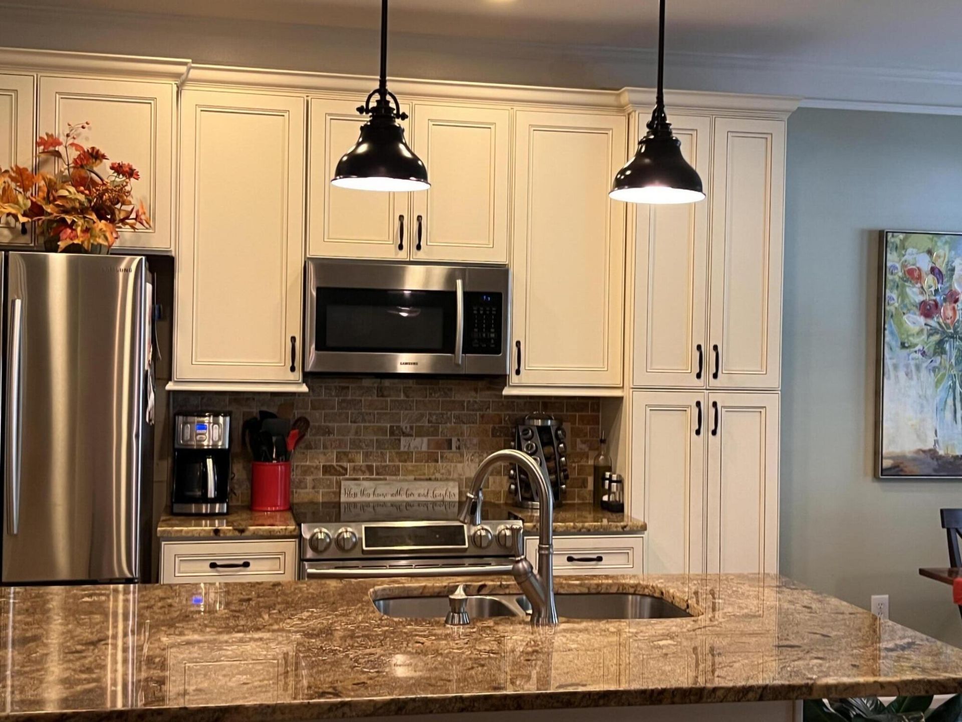 1015 Rosewood Lane Photo 4
