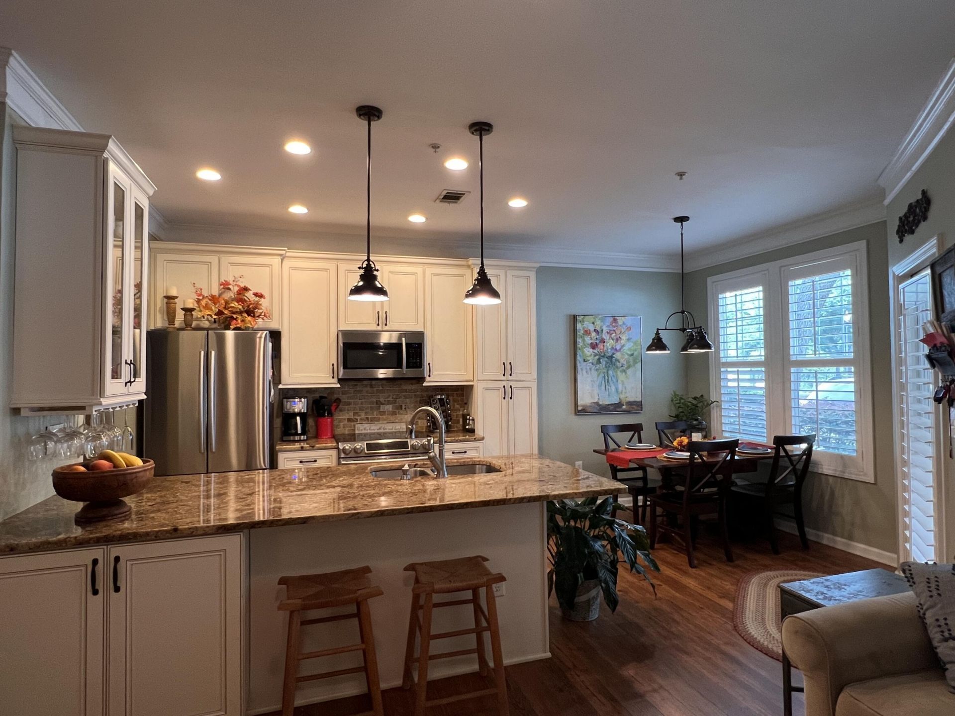 1015 Rosewood Lane Photo 6