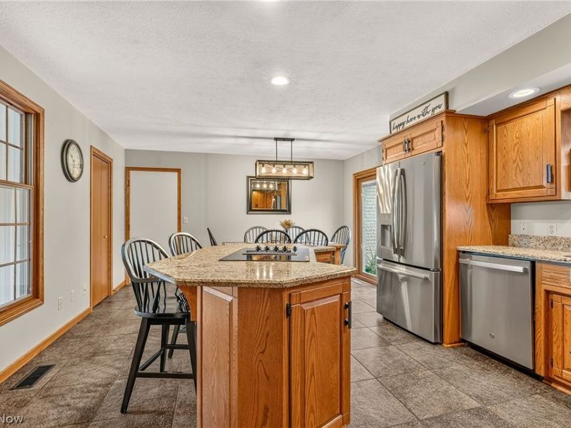8537 Central Road NW, Strasburg, OH 44680 Photo 6