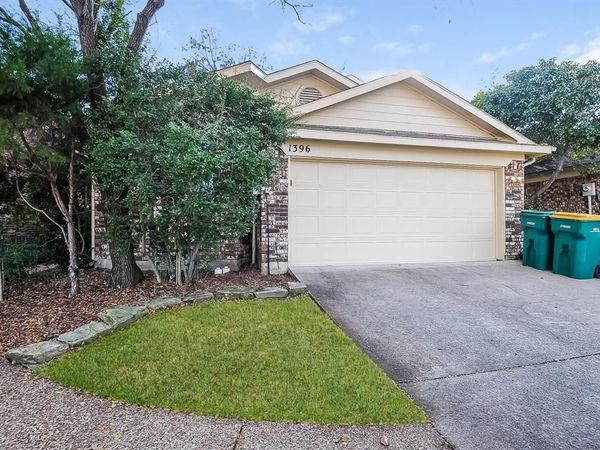1396 Chinaberry Drive, Lewisville, TX 75077