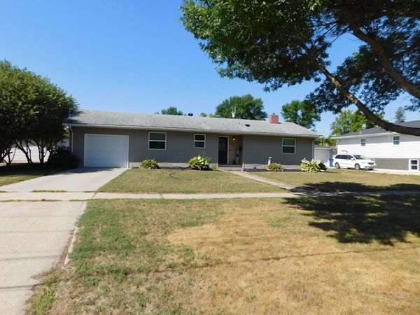 1017 17th Street N, Moorhead, MN 56560