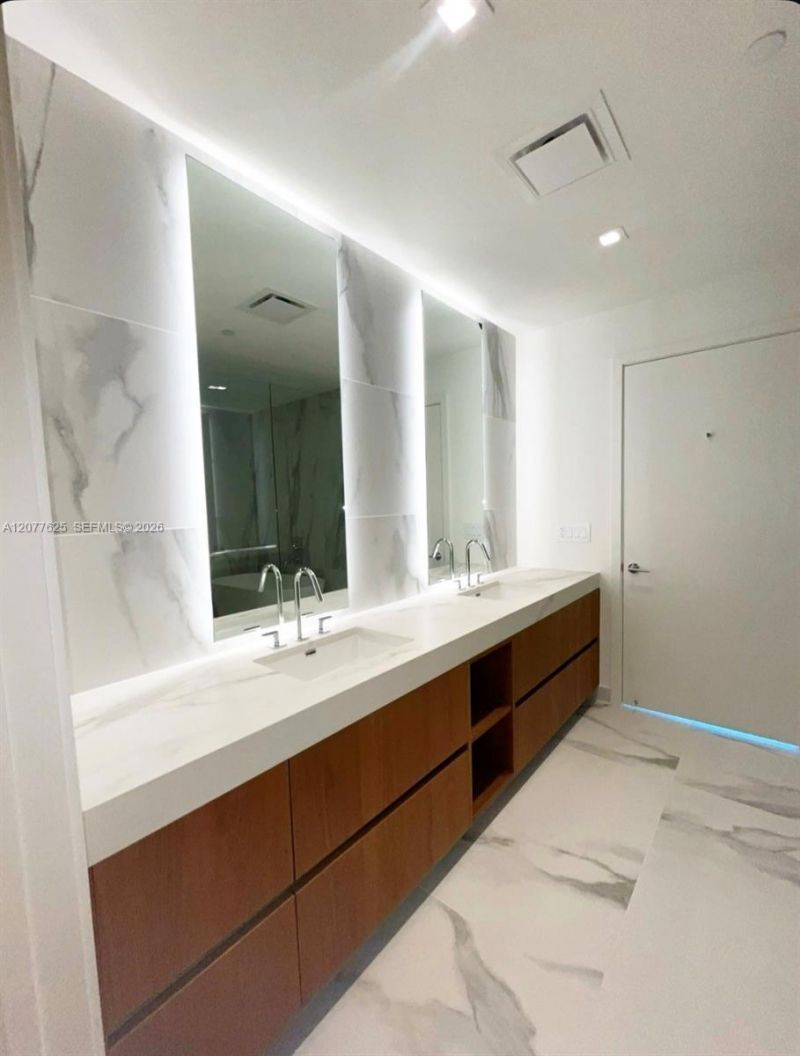 1400 Biscayne Blvd , Unit 1802, Miami, FL 33132 Photo