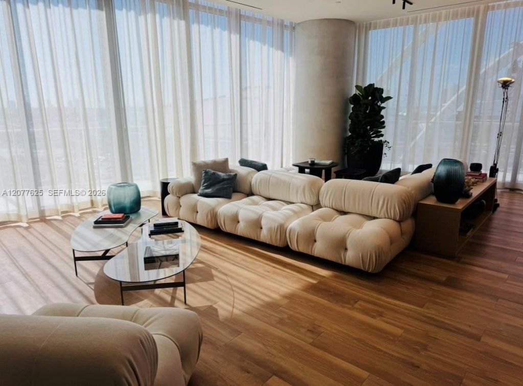 1400 Biscayne Blvd , Unit 1802, Miami, FL 33132 Photo