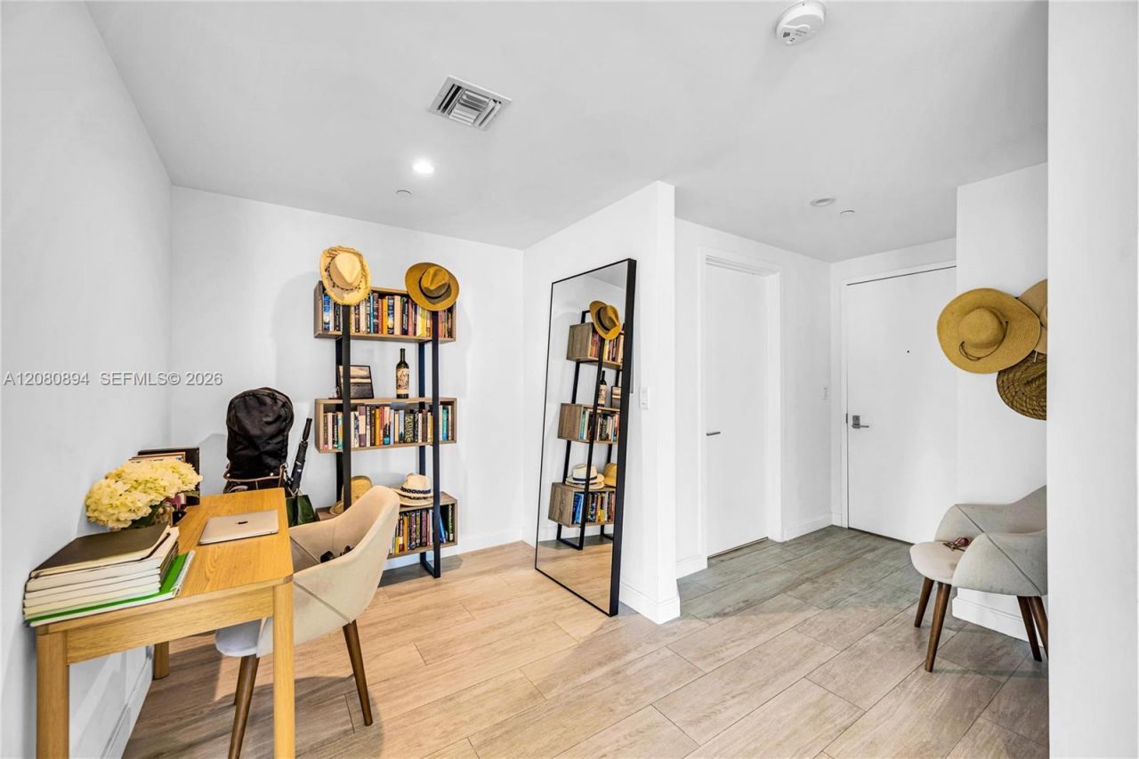 45 SW 9th St , Unit 2103, Miami, FL 33130 Photo
