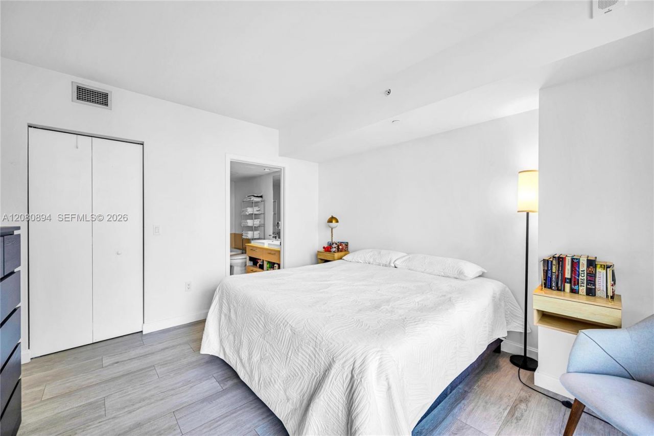 45 SW 9th St , Unit 2103, Miami, FL 33130 Photo