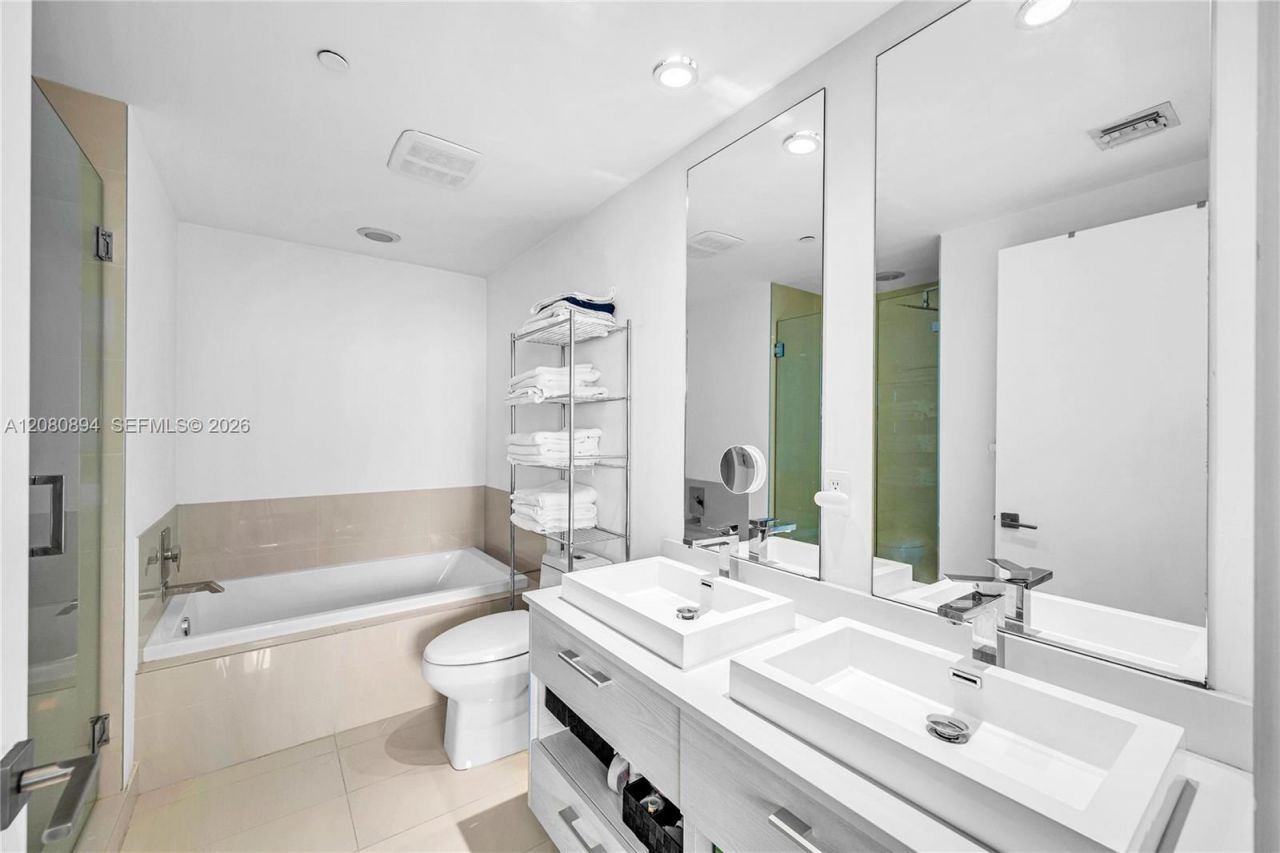 45 SW 9th St , Unit 2103, Miami, FL 33130 Photo