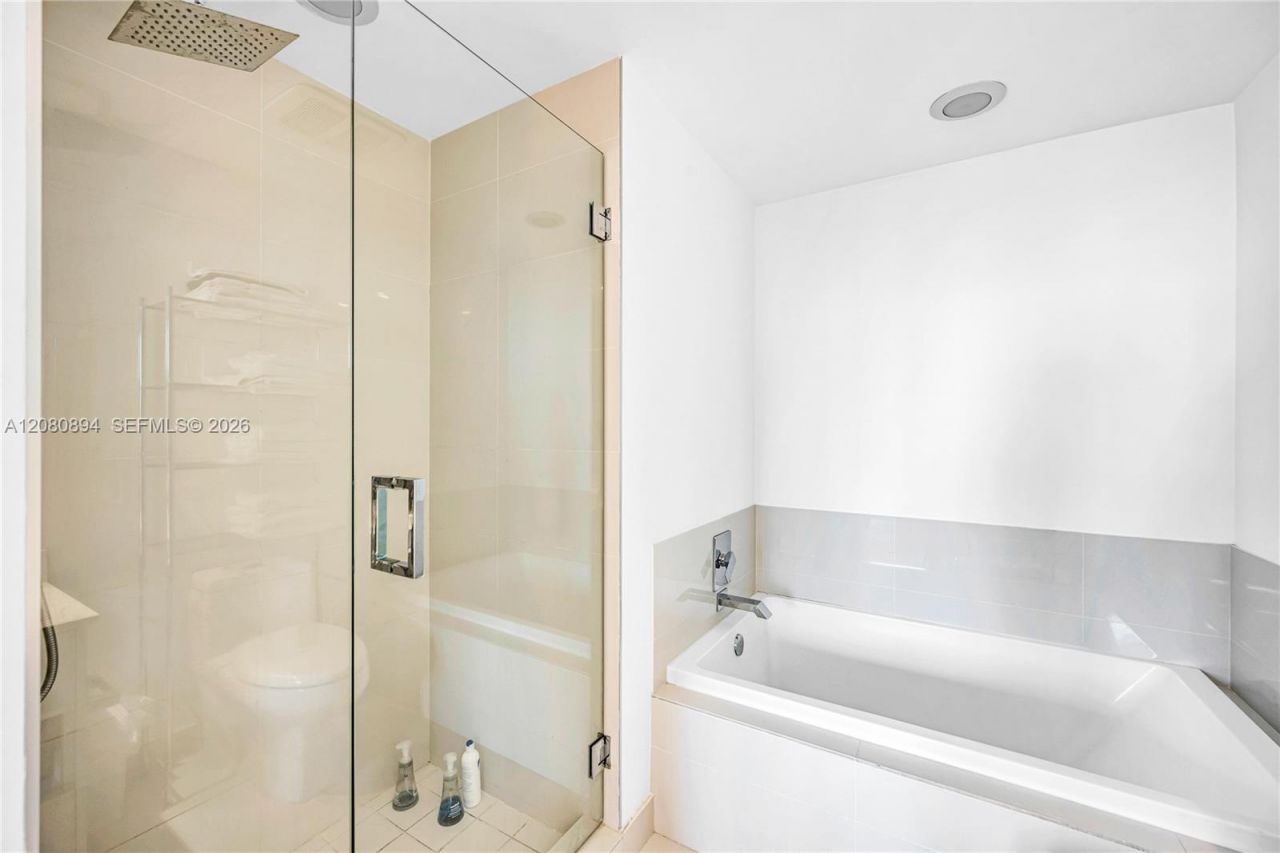 45 SW 9th St , Unit 2103, Miami, FL 33130 Photo