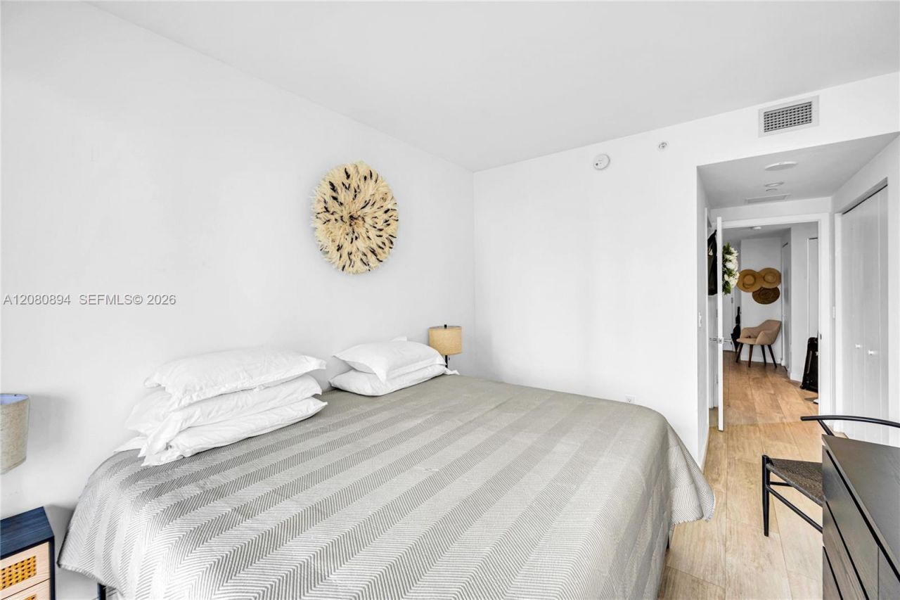 45 SW 9th St , Unit 2103, Miami, FL 33130 Photo