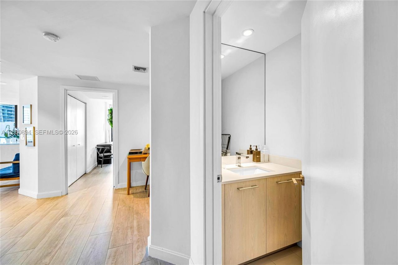 45 SW 9th St , Unit 2103, Miami, FL 33130 Photo