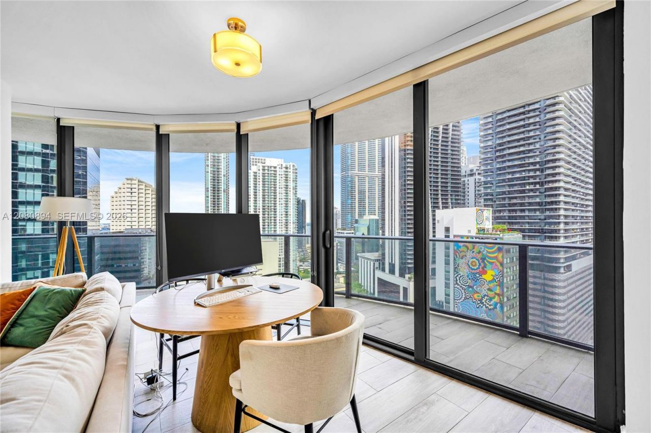 45 SW 9th St , Unit 2103, Miami, FL 33130 Photo