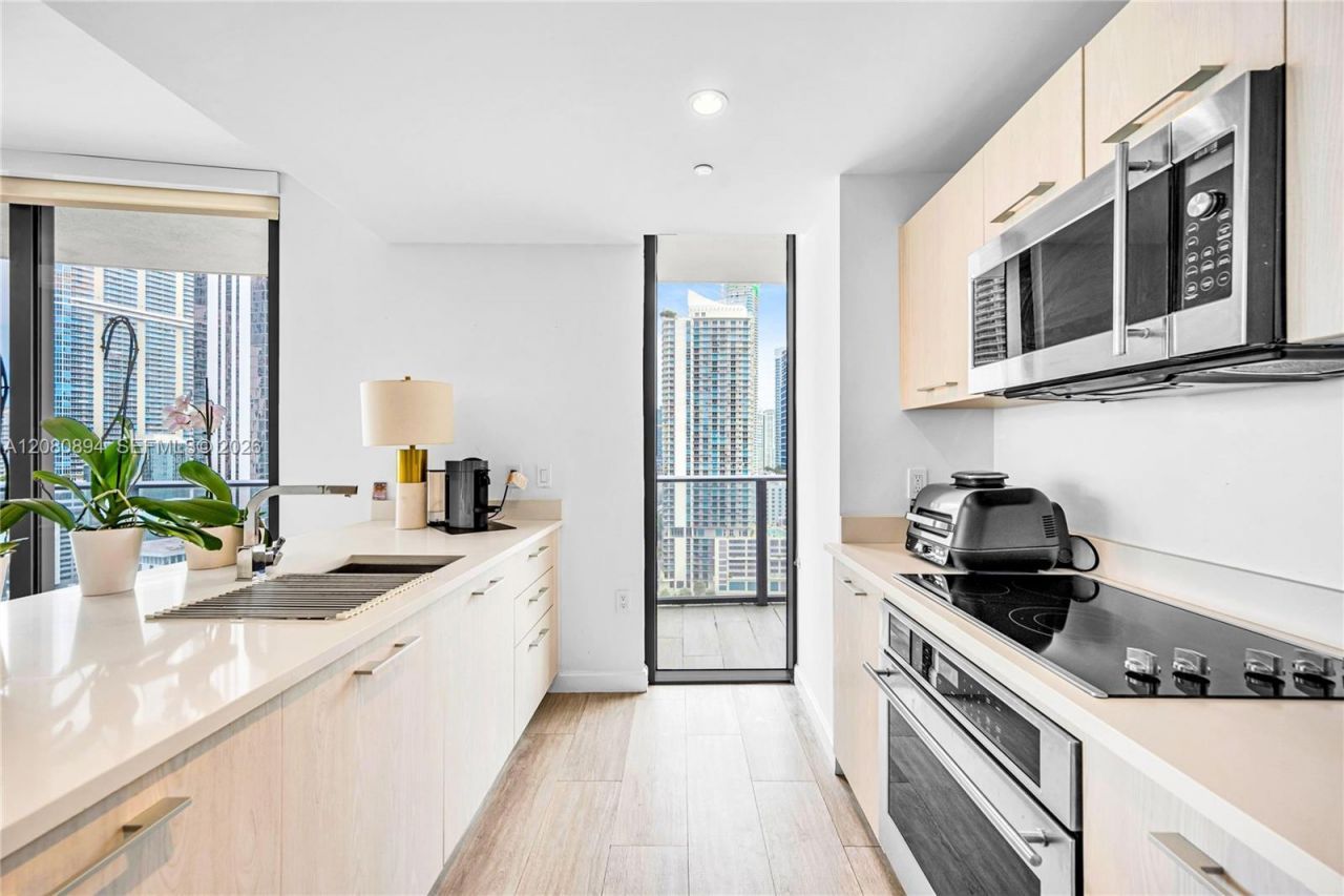 45 SW 9th St , Unit 2103, Miami, FL 33130 Photo