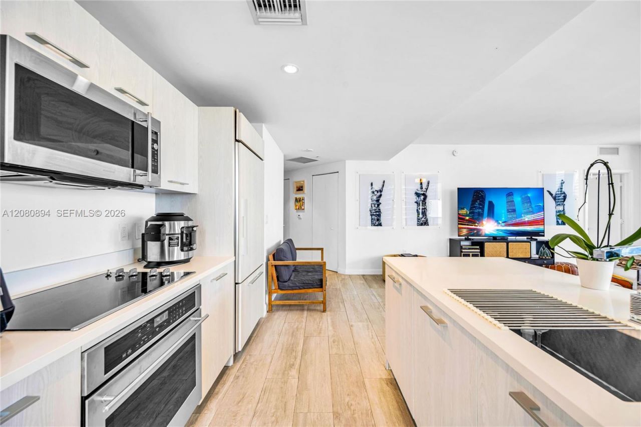 45 SW 9th St , Unit 2103, Miami, FL 33130 Photo
