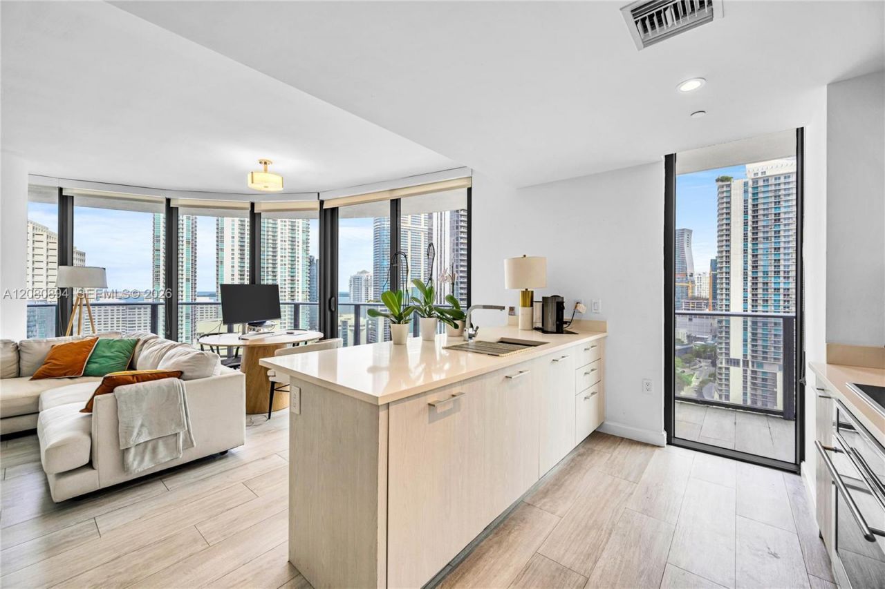 45 SW 9th St , Unit 2103, Miami, FL 33130 Photo