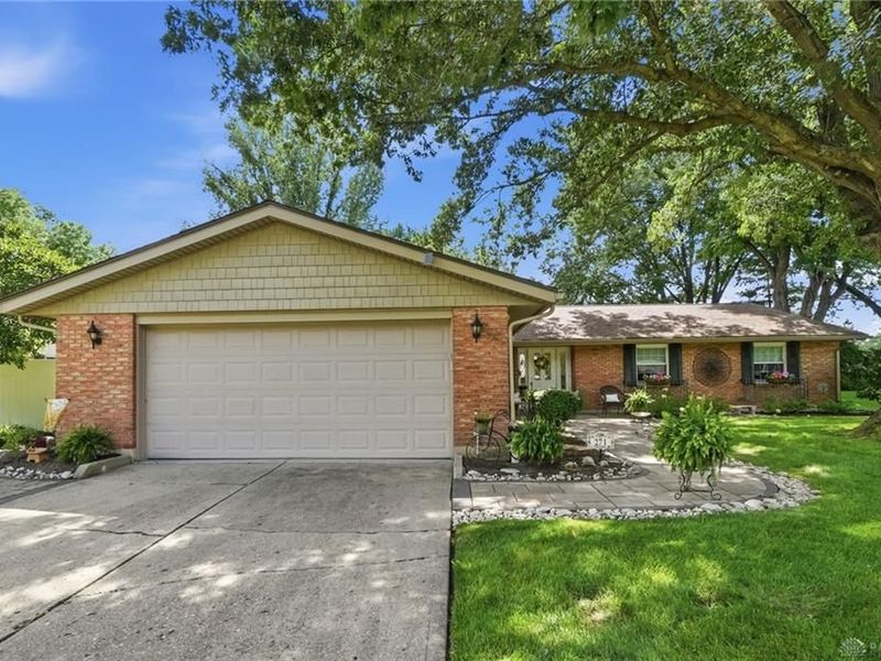 271 Edgebrook Drive, Centerville, OH 45459 Photo 2