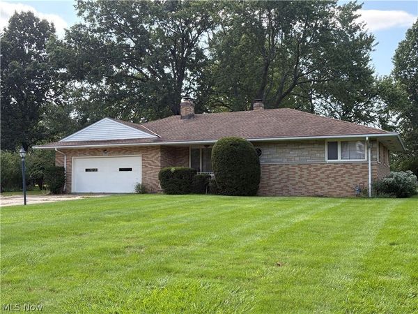 6677 Akins Road , North Royalton, OH 44133