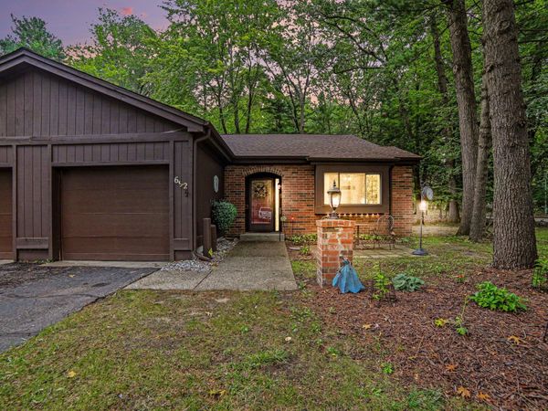 692 Pineway Drive, Norton Shores, MI 49441
