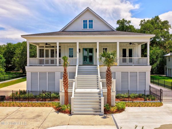 96 Boardman Avenue, Bay Saint Louis, MS 39520