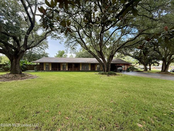 12800 Cambridge Boulevard, Ocean Springs, MS 39564