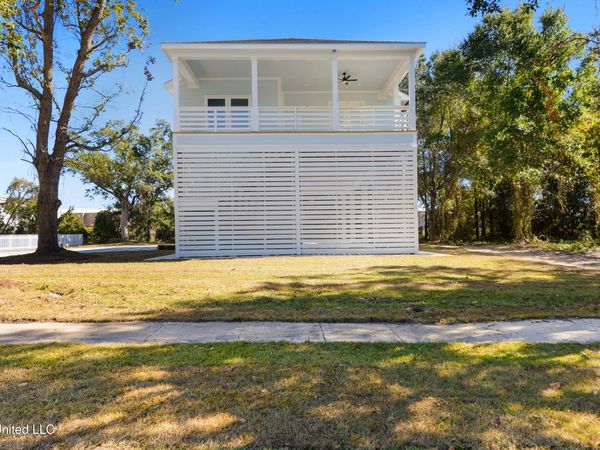 124 Holiday Avenue, Pass Christian, MS 39571